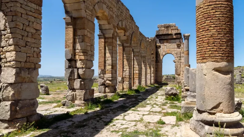 Le rovine romane di Volubilis, un museo a cielo aperto nel nord del Marocco