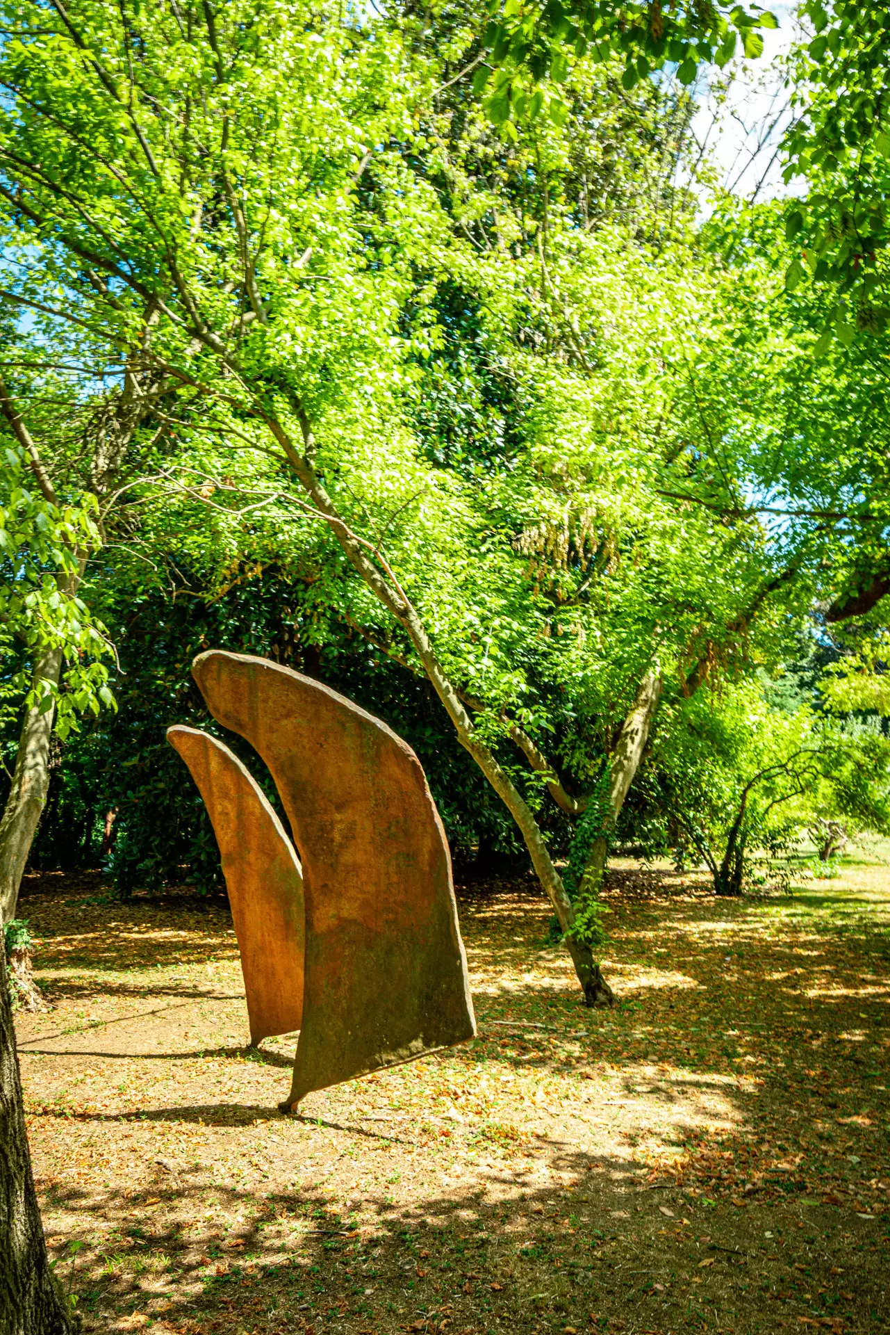 scultura ferro nel parco